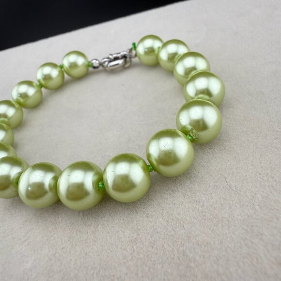Green Glass Pearl Bead Bracelet With Silver-Tone Clasp Ladies Jewelry - Picture 4 of 6
